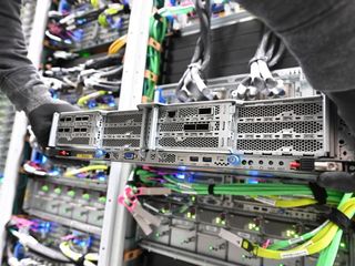 thumbnail - Fábricas de IA